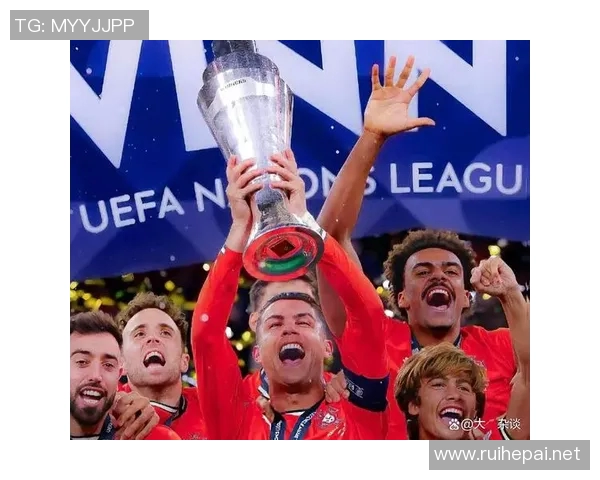 全球足坛传奇球星的崛起与影响力探讨