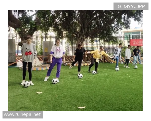 幼儿园大班足球课教案设计与实施方案促进儿童身体素质与团队合作能力发展
