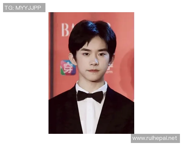 中分男明星在篮球场上的精彩瞬间与魅力展现